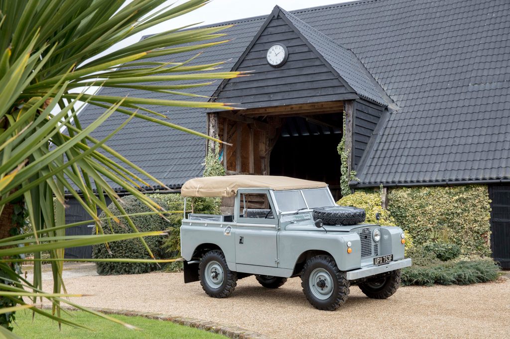 Landrover by Windsor Classics
